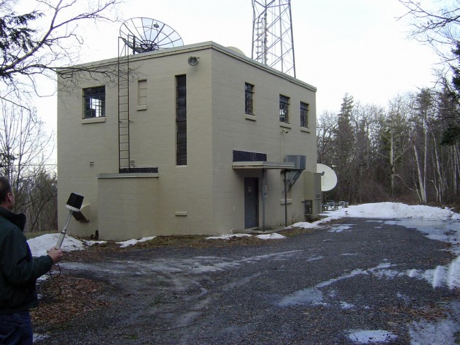 WFLY transmitter building, circa 2012